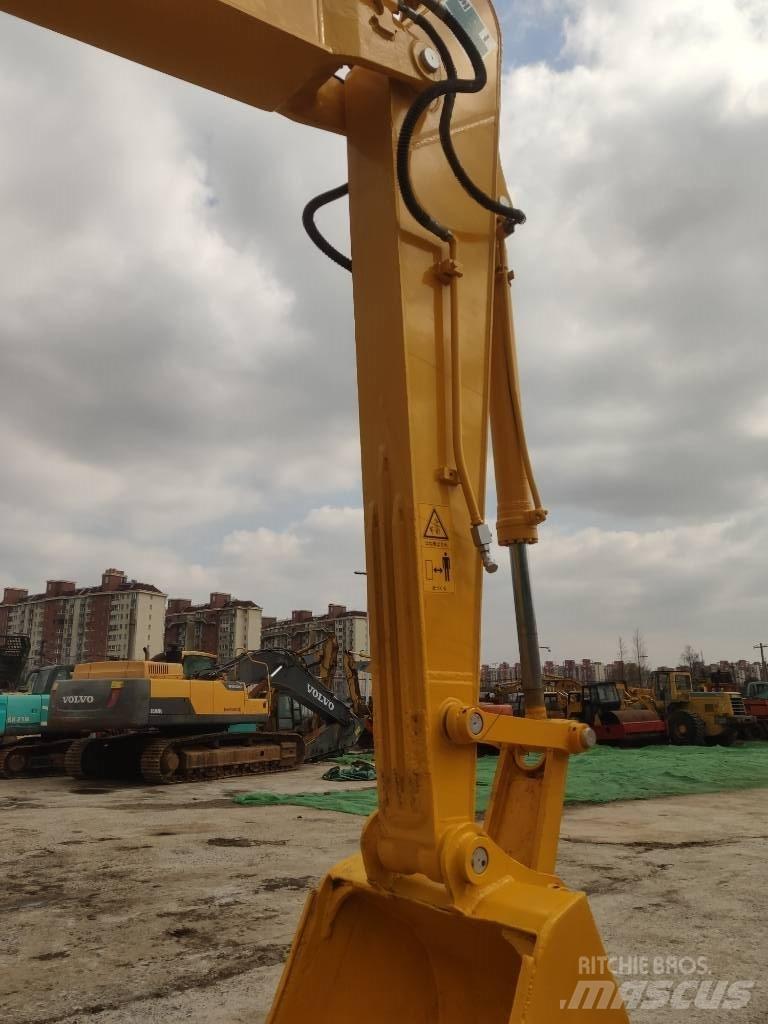 Komatsu PC 200-8 Väikeekskavaatorid 7t-12t