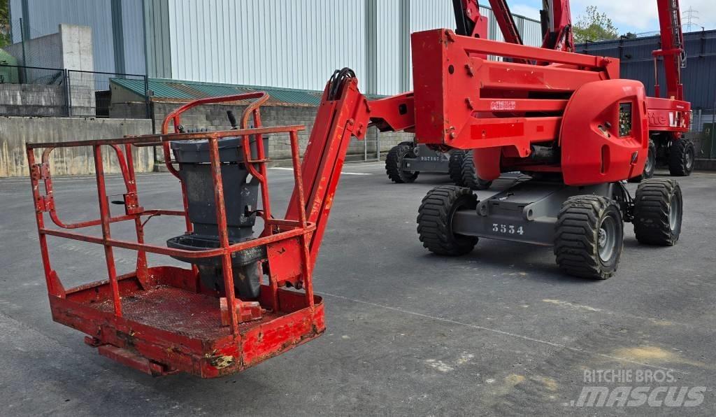 JLG 450 AJ II Iseliikuvad poomtõstukid