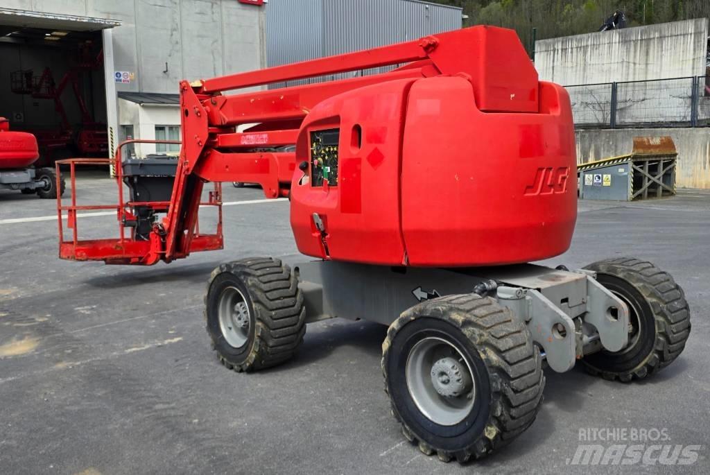 JLG 450 AJ II Iseliikuvad poomtõstukid