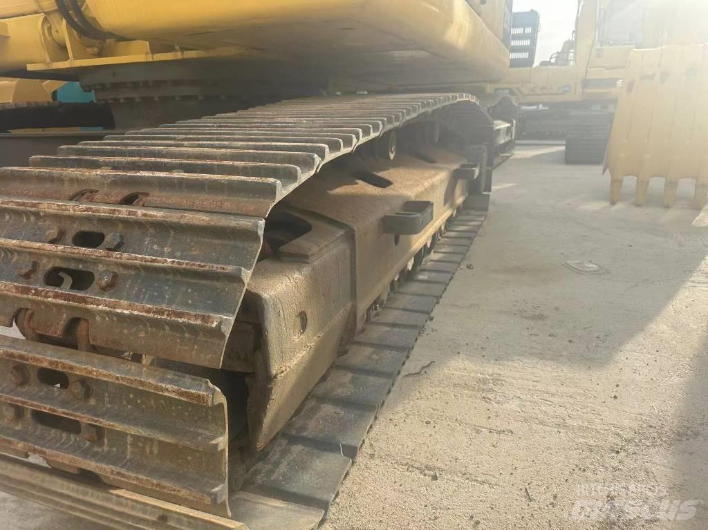 Komatsu PC 200 LC-7 Roomikekskavaatorid