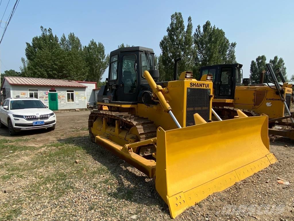 Shantui SD 16 Buldooserid