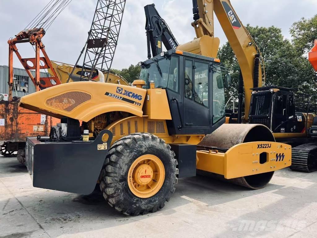 XCMG XS 223 J Ühe trumliga rullid