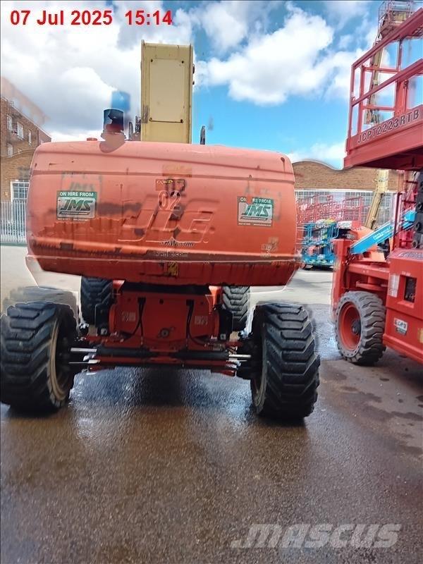 JLG 860 SJ Iseliikuvad poomtõstukid