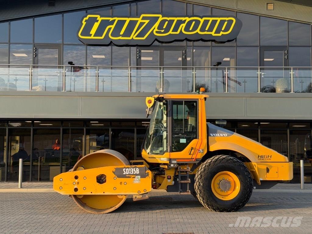 Volvo SD 135 B Ühe trumliga rullid