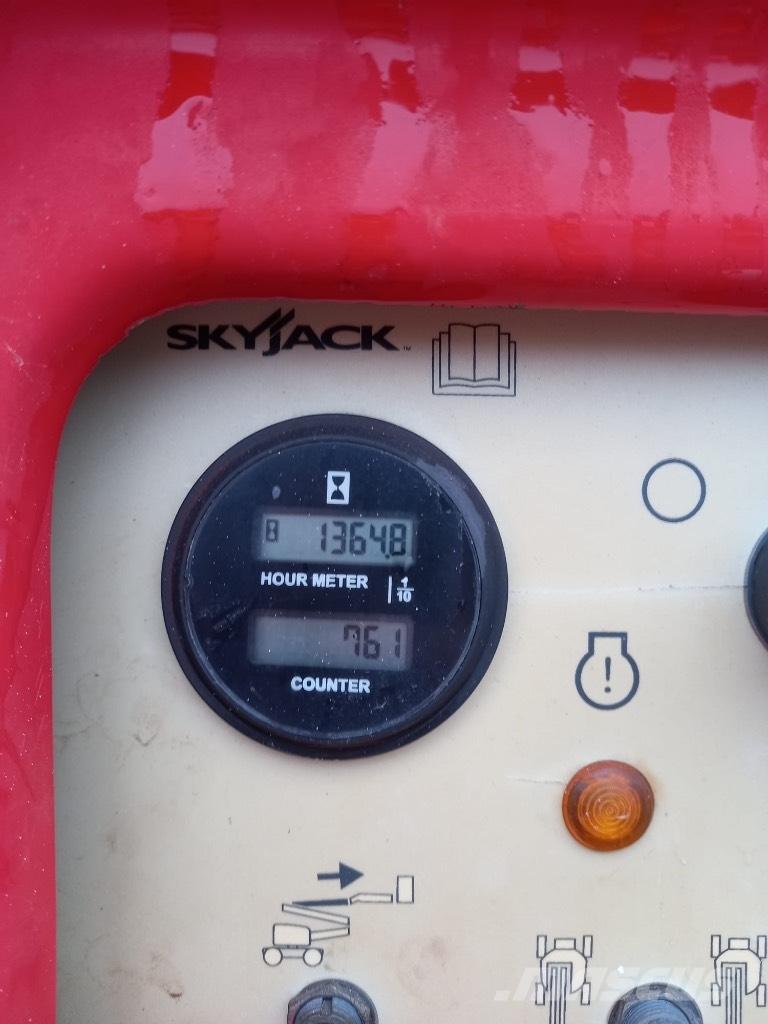 SkyJack SJ 63 AJ Iseliikuvad poomtõstukid