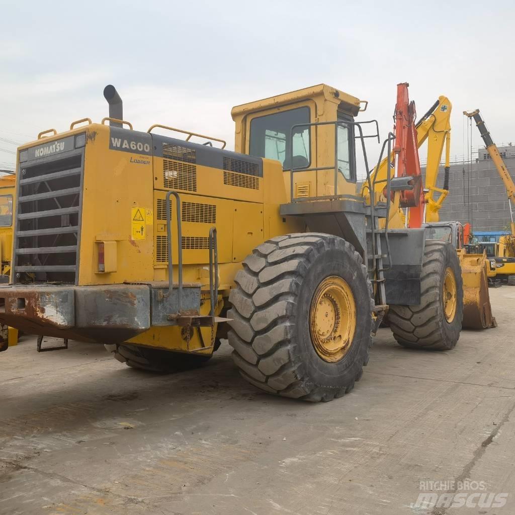 Komatsu WA 600-6 Rataslaadurid