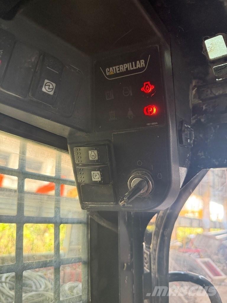 CAT 226 B Kompaktlaadurid