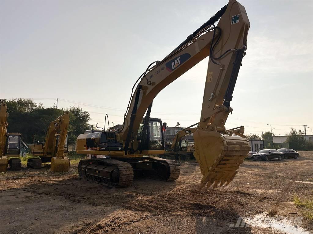 CAT 330 D Roomikekskavaatorid