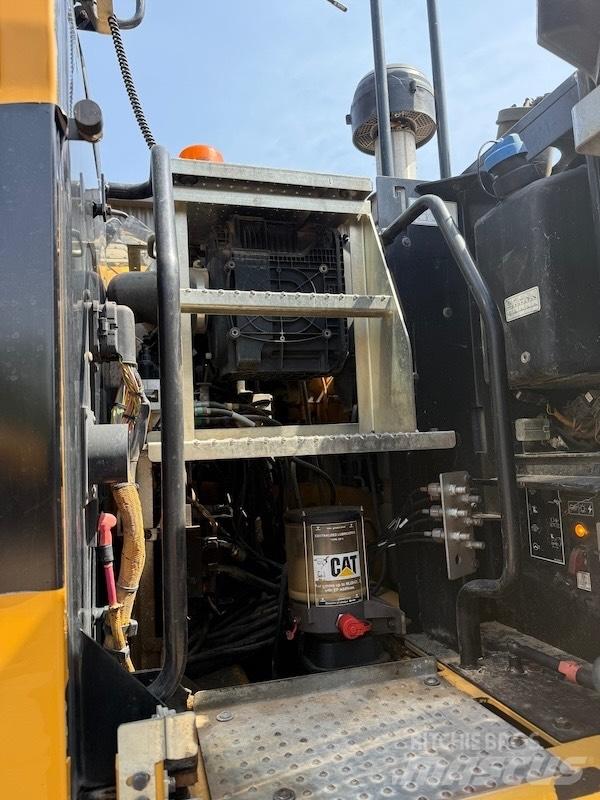 CAT M314F Ratasekskavaatorid