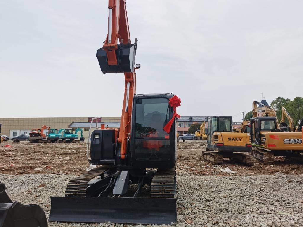 Hitachi ZX 70-5A Roomikekskavaatorid