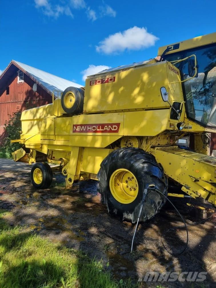 New Holland 8070, 20” Teraviljakombainid