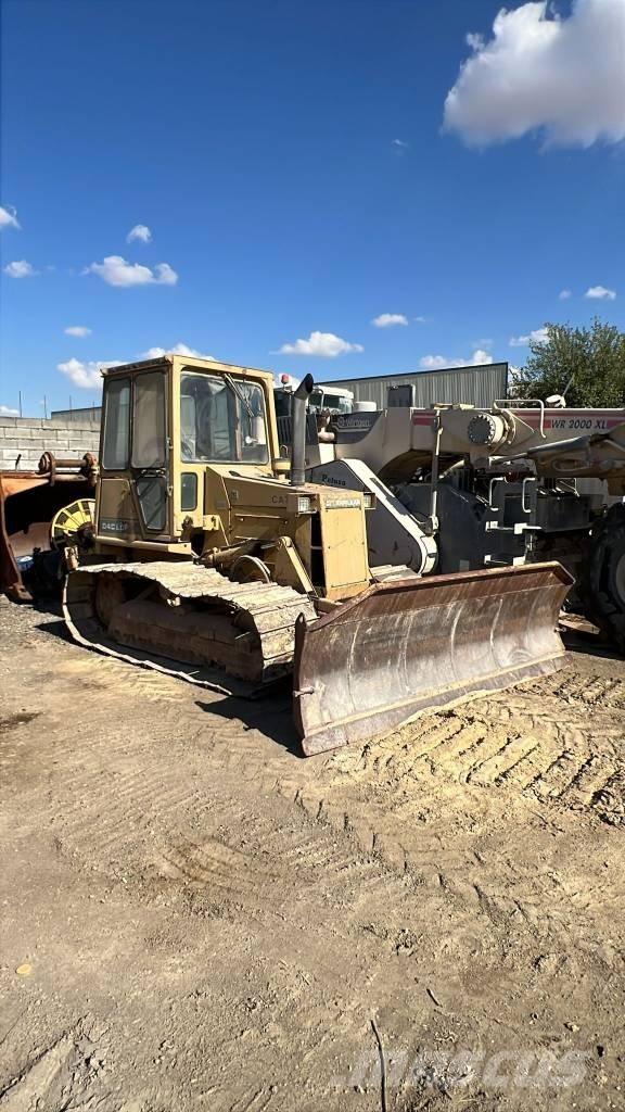 CAT D 4 C Buldooserid