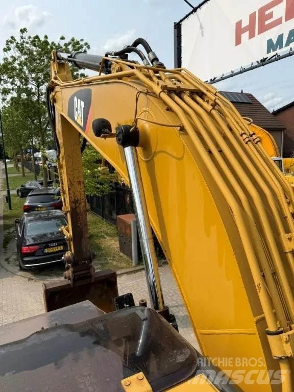 CAT 320DL Roomikekskavaatorid