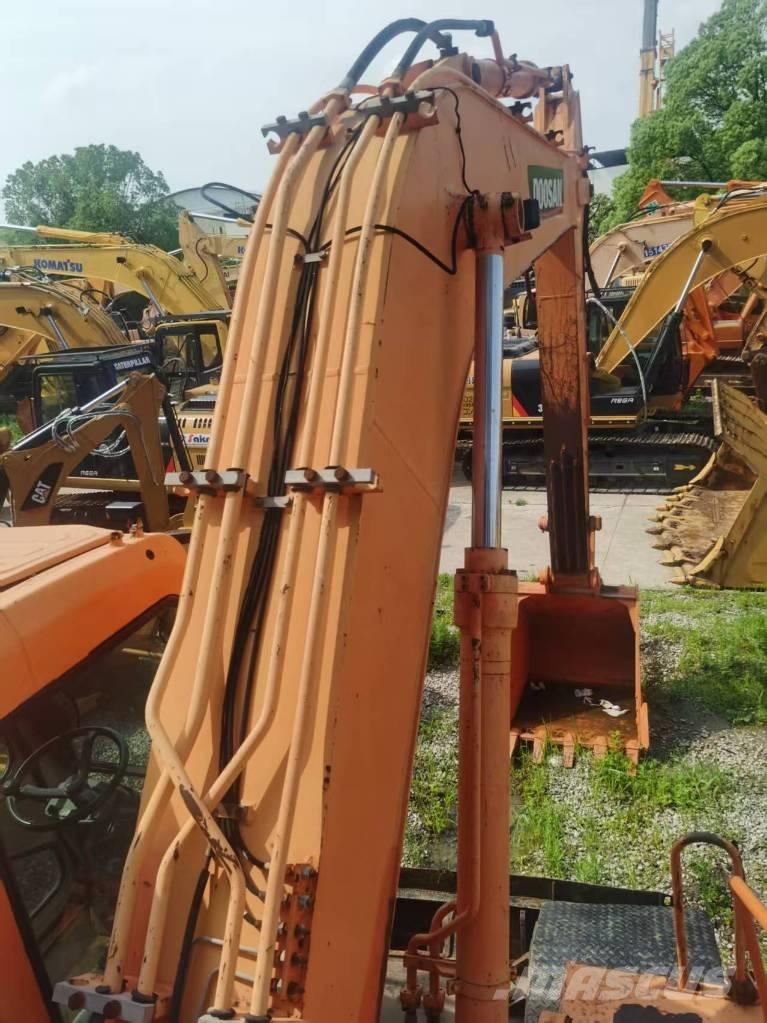 Doosan DH 210 W-7 Ratasekskavaatorid