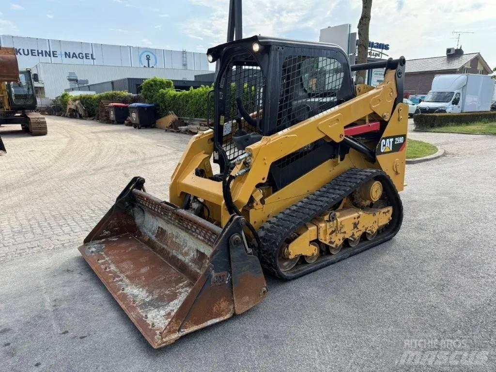 CAT 259D Kompaktlaadurid