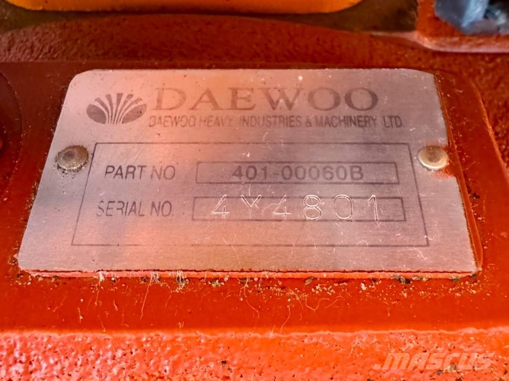 Doosan SOLAR 210W Ratasekskavaatorid