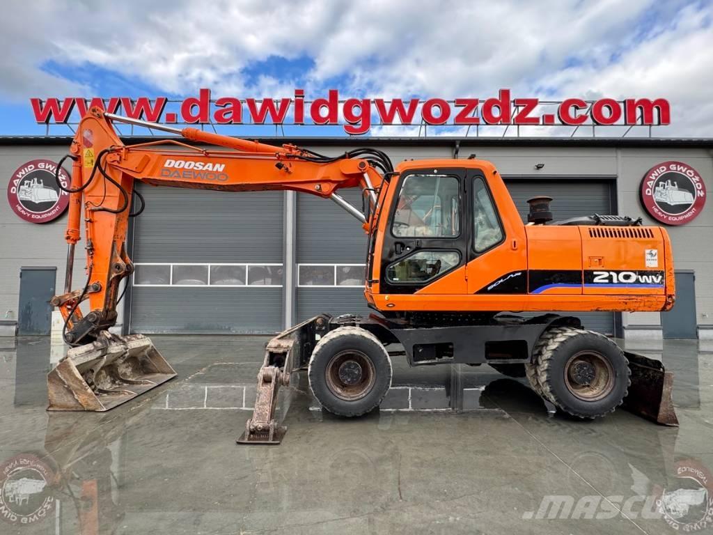 Doosan SOLAR 210W Ratasekskavaatorid