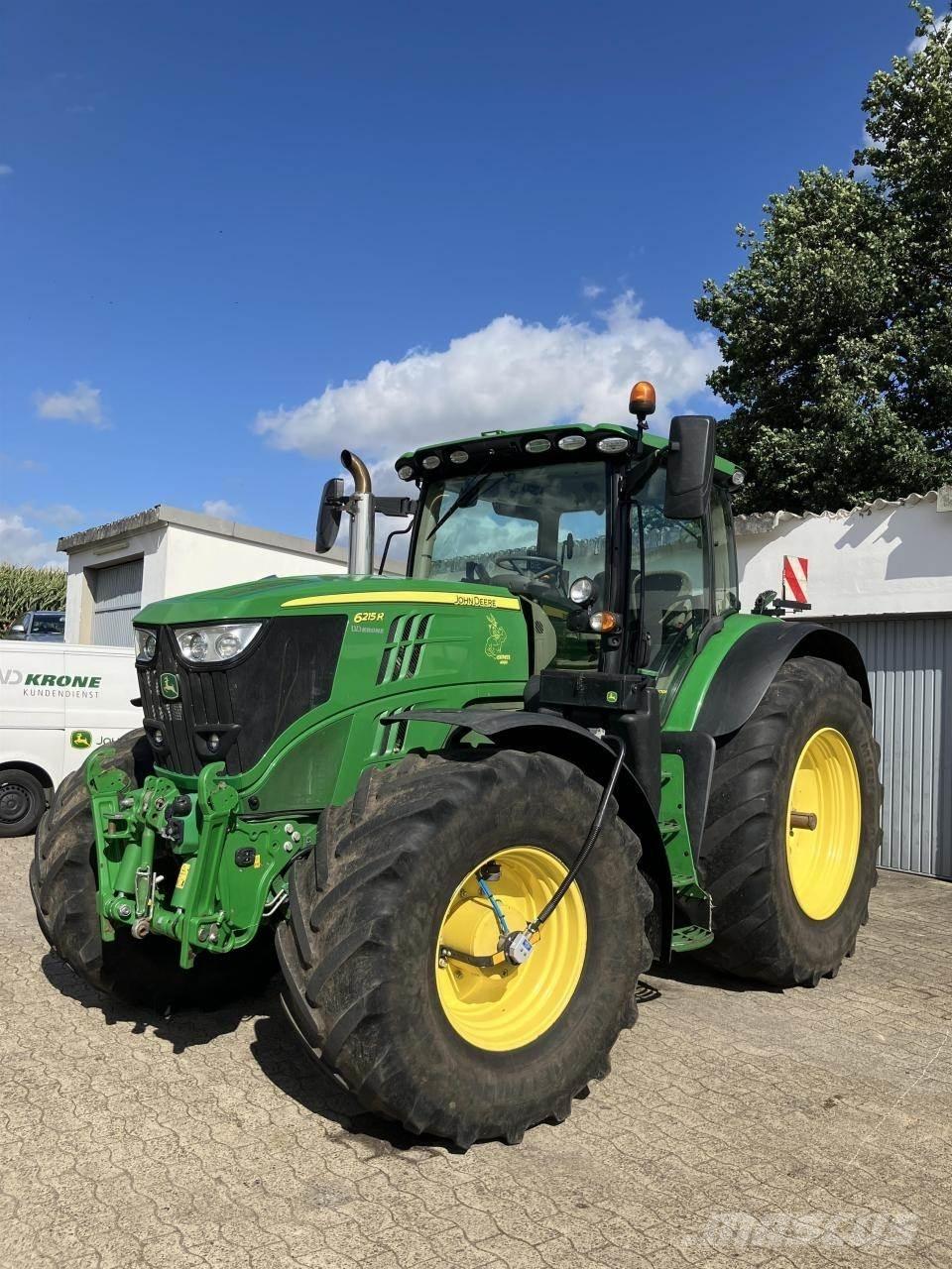 John Deere 6215R Traktorid