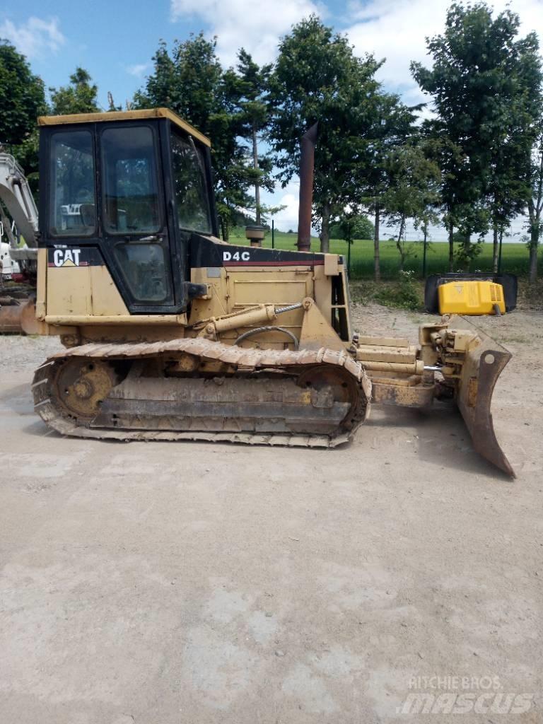 CAT D 4 C Buldooserid