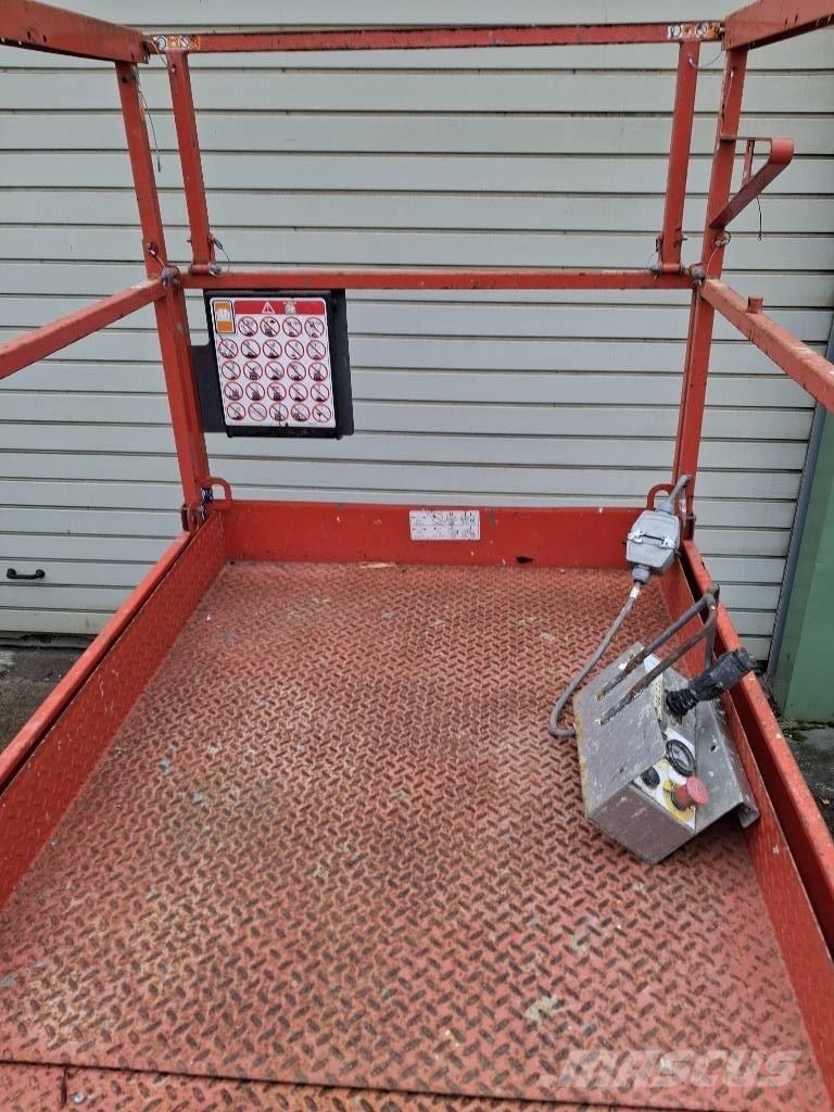 SkyJack SJ III 4632 Käärtõstukid