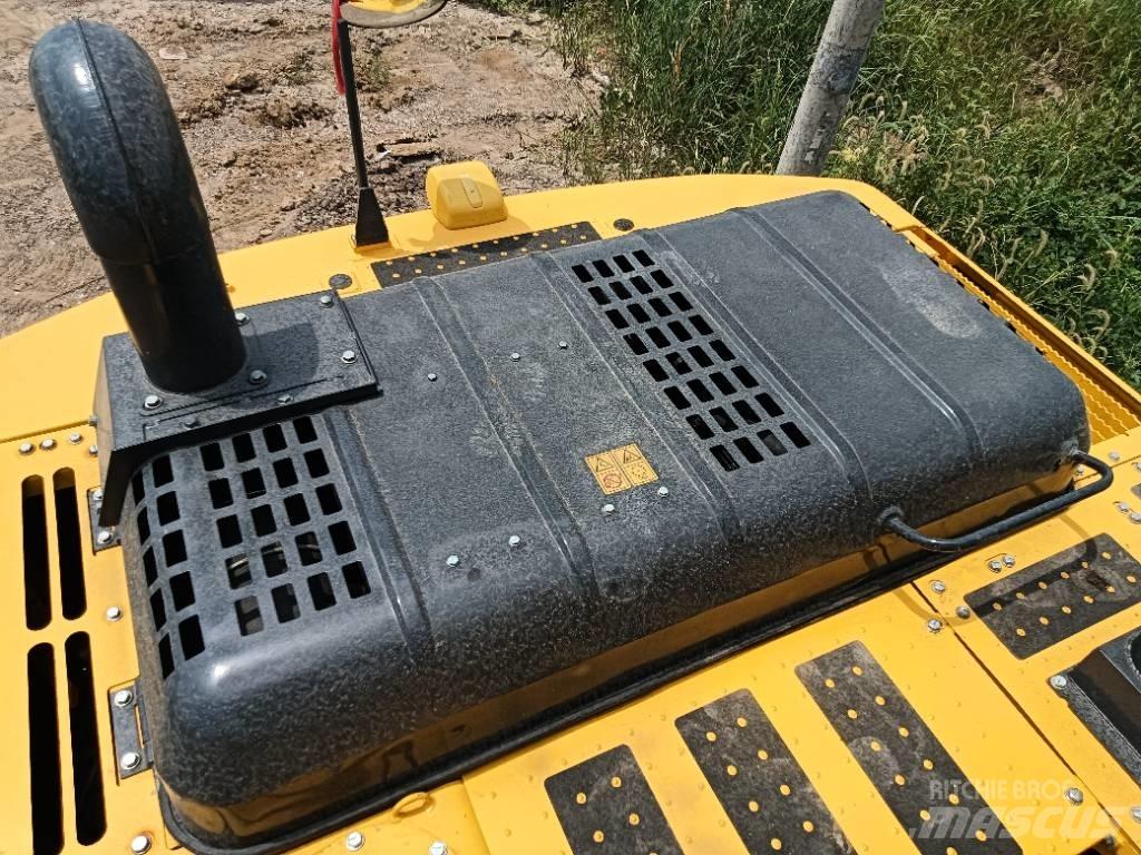 Komatsu PC 240 Roomikekskavaatorid