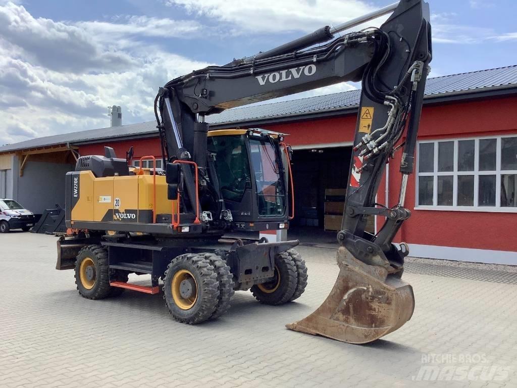 Volvo EW 220 E Ratasekskavaatorid