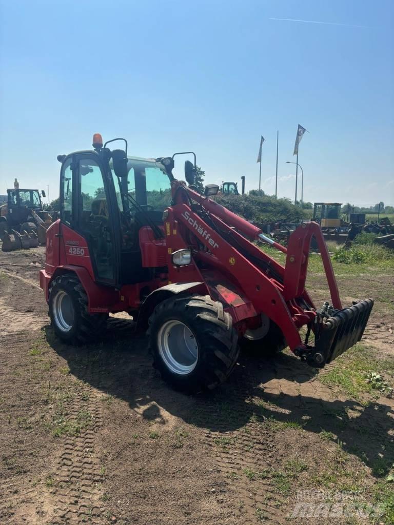 Schäffer 4250 Väikelaadurid