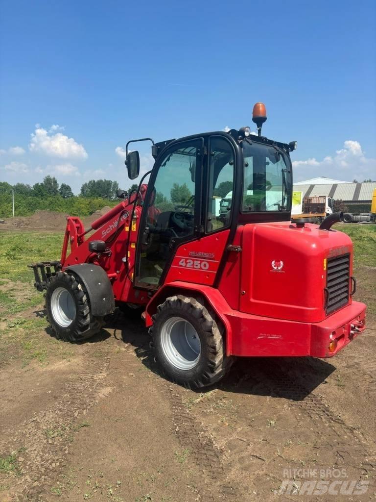 Schäffer 4250 Väikelaadurid