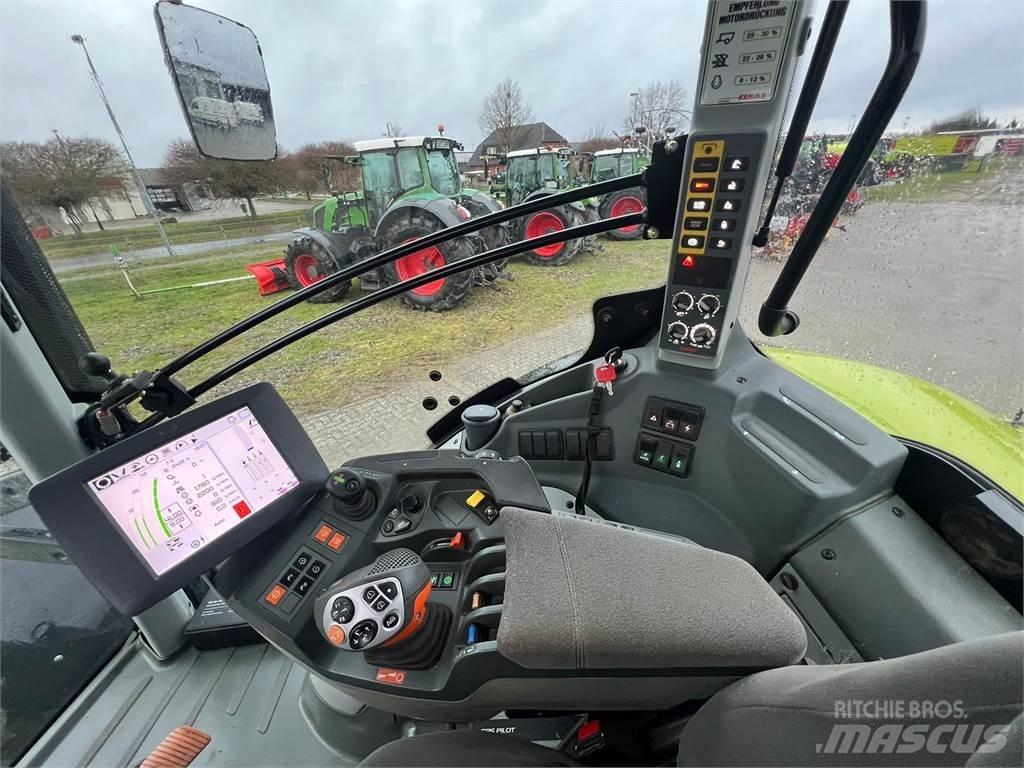 CLAAS Axion 930 Traktorid