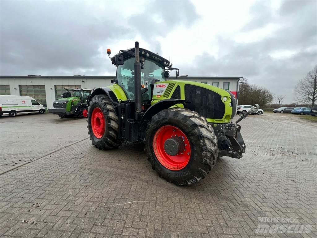 CLAAS Axion 930 Traktorid