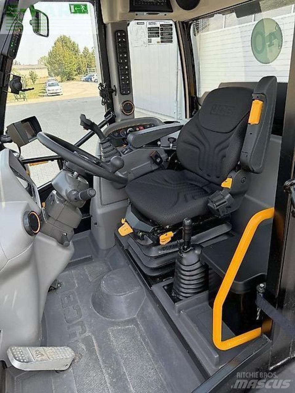 JCB tm 320 agri Rataslaadurid