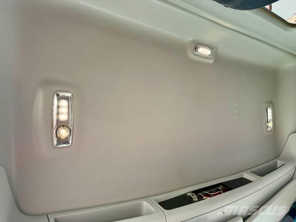 Kenworth T 880 Sadulveokid