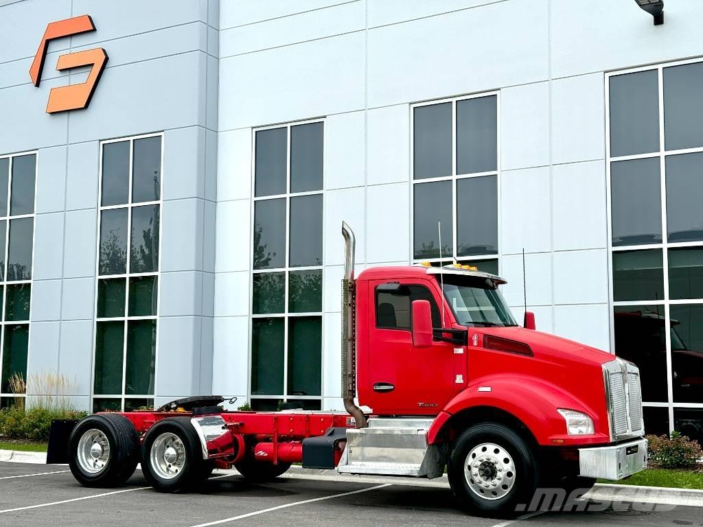 Kenworth T 880 Sadulveokid