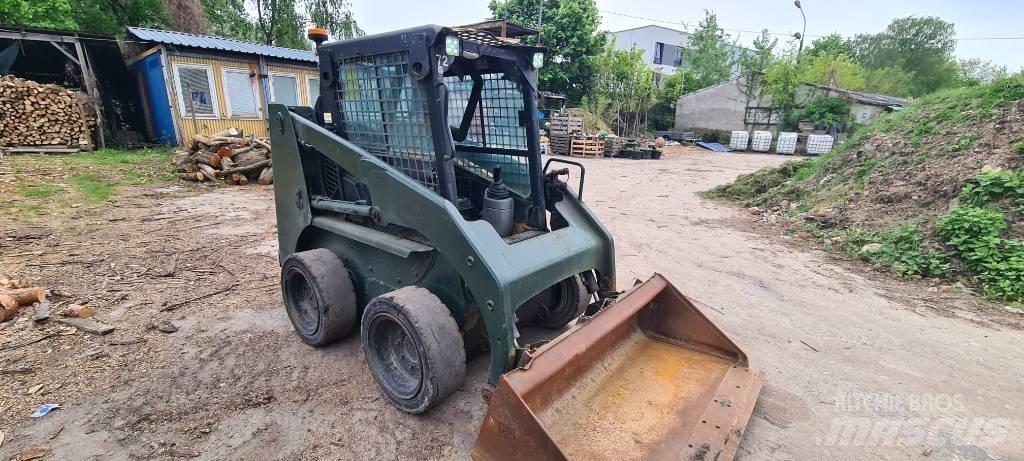 CAT 226 Kompaktlaadurid