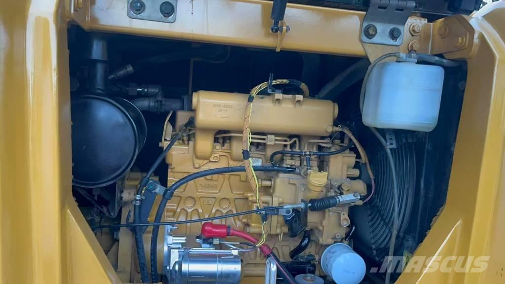 CAT 307 Väikeekskavaatorid 7t-12t