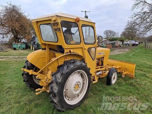 Ford 2000 TRACTOR Muu