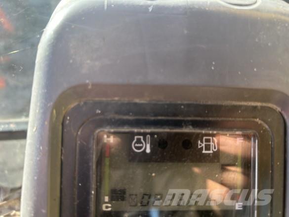 Komatsu PC130-7 Roomikekskavaatorid