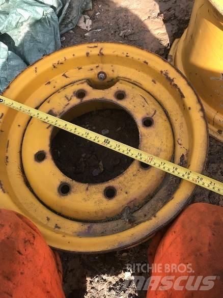  MASSEY FRONT WHEEL Rehvid, rattad ja veljed