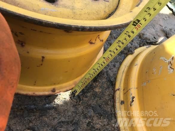  MASSEY FRONT WHEEL Rehvid, rattad ja veljed