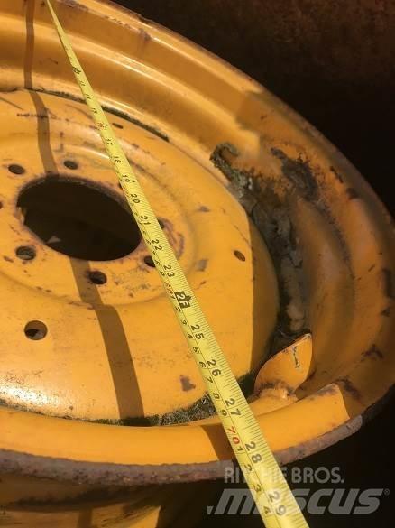  MASSEY REAR WHEEL Rehvid, rattad ja veljed
