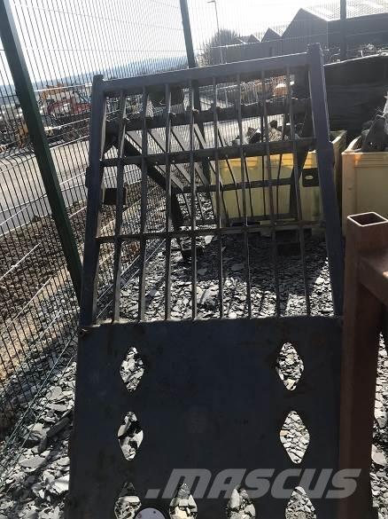  SAFTEY ROLL CAGE Muu