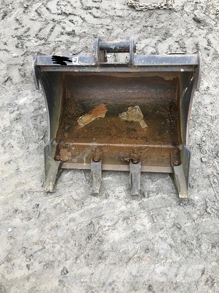  WHITES ZX26 24 Kopad