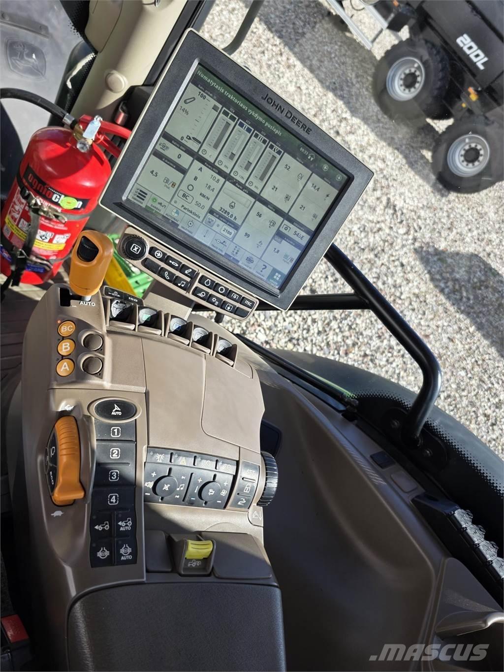 John Deere 6215R Traktorid