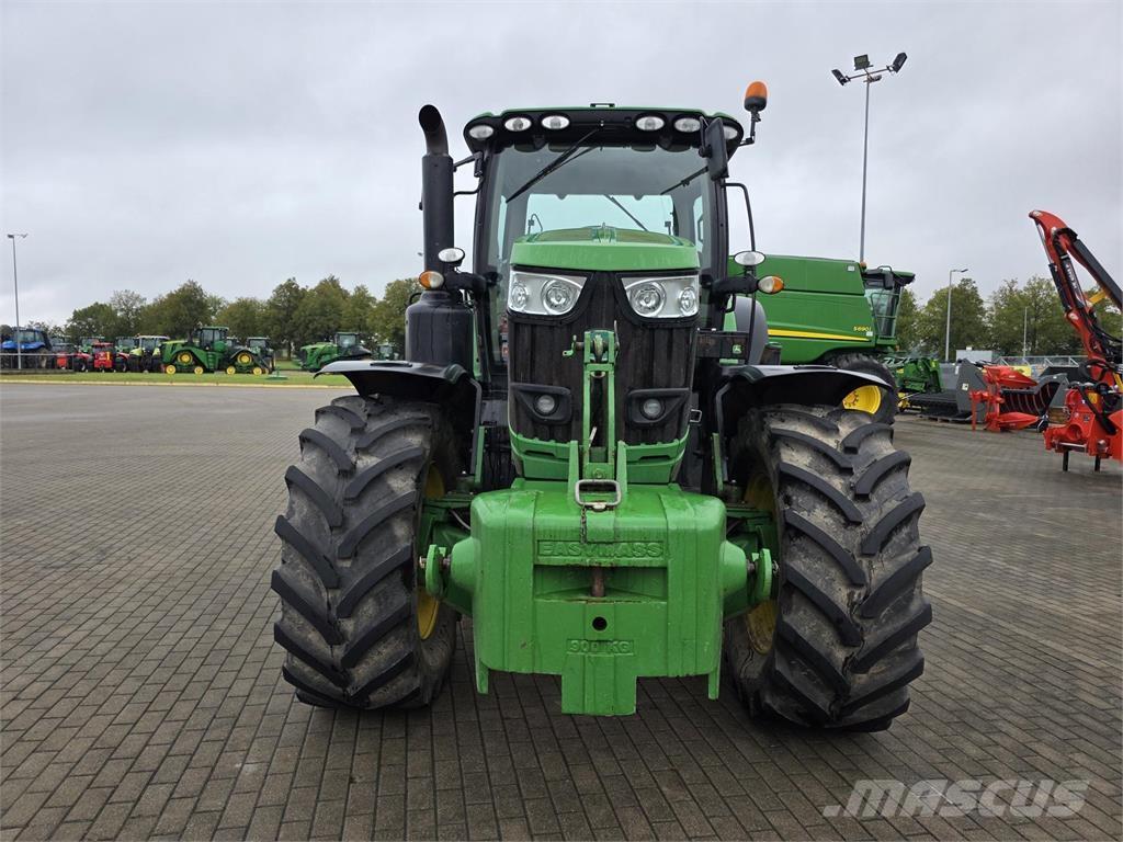 John Deere 6215R Traktorid