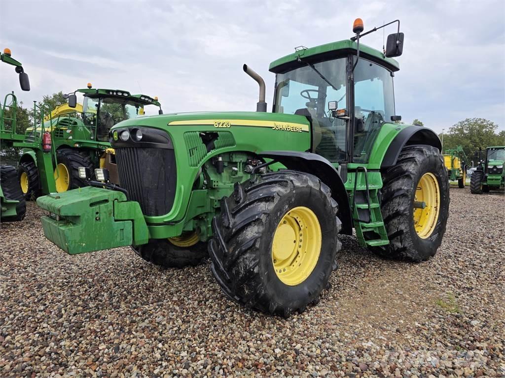John Deere 8220 Traktorid