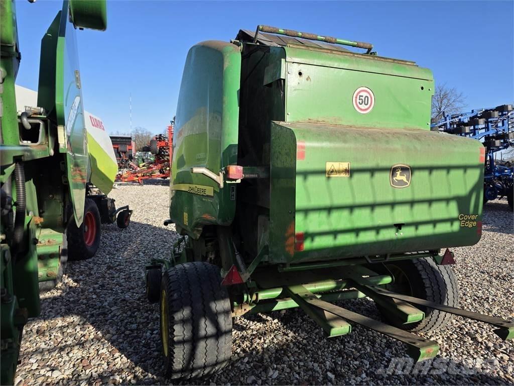 John Deere 854 Ruloonpressid
