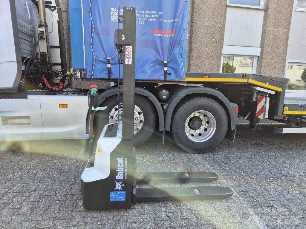 Bobcat LSM12N Järelkäidavad virnastajad