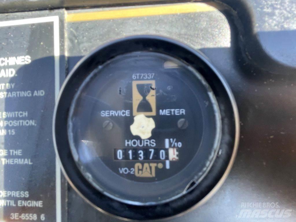 CAT CP-323C Traktorid