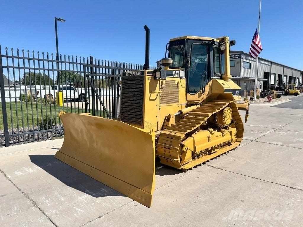 CAT D5M XL Buldooserid
