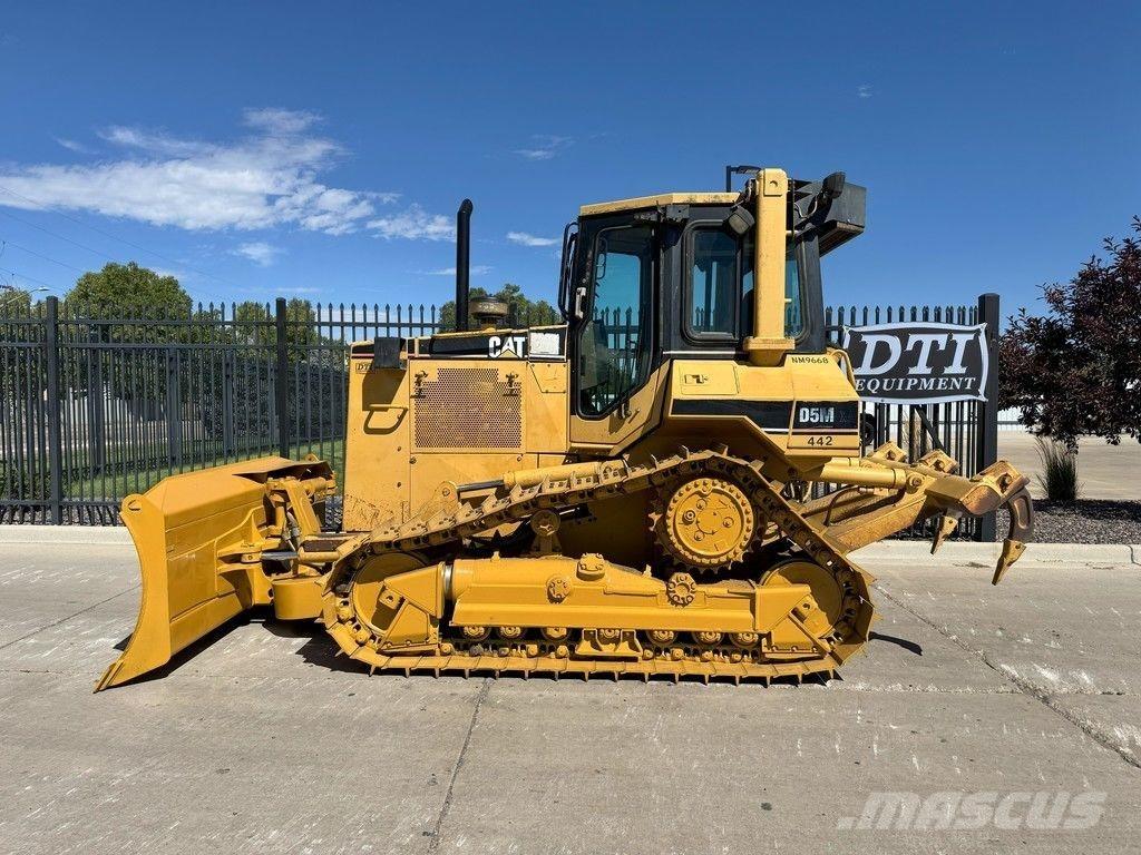 CAT D5M XL Buldooserid